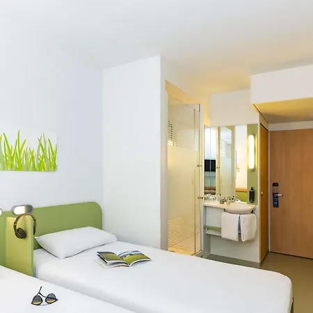 Ibis Budget Zurich City West-2