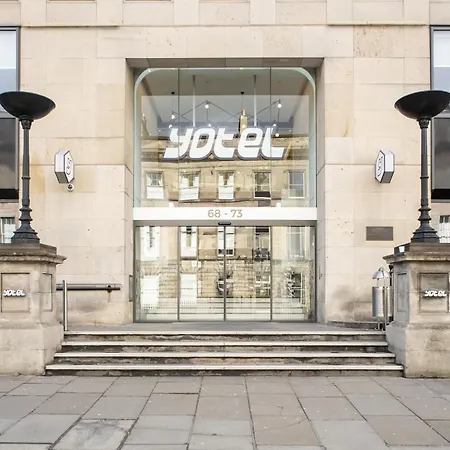 Yotel Edinburgh-3