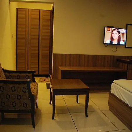 Hotel Aricent Opposite Isbt Sector 17 Chandigarh-3