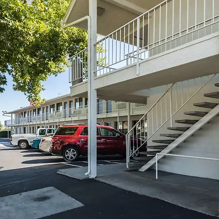 Motel 6-Reno, Nv - Virginia Plumb-3