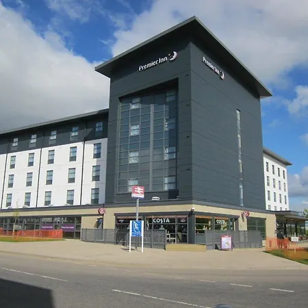 Premier Inn Edinburgh Park-3