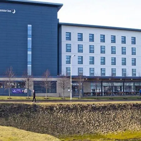 Premier Inn Edinburgh Park-2