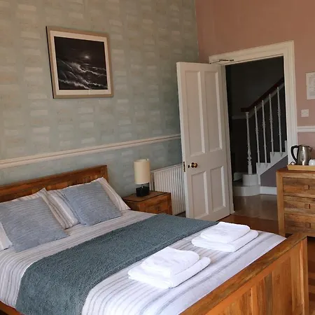 Dalmore Lodge Guest House-3