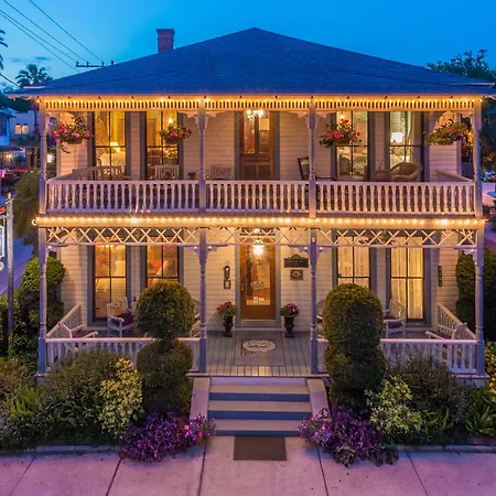Carriage Way Inn Bed & Breakfast Adults Only - 21 Years Old And Up-3