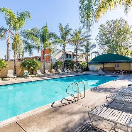 Colonial Pool & Spa Motel-3
