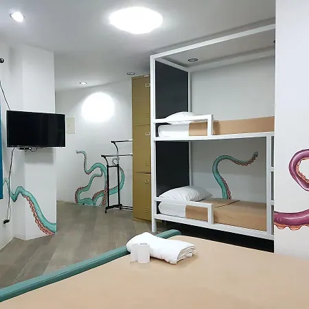 1521 Hostel-3