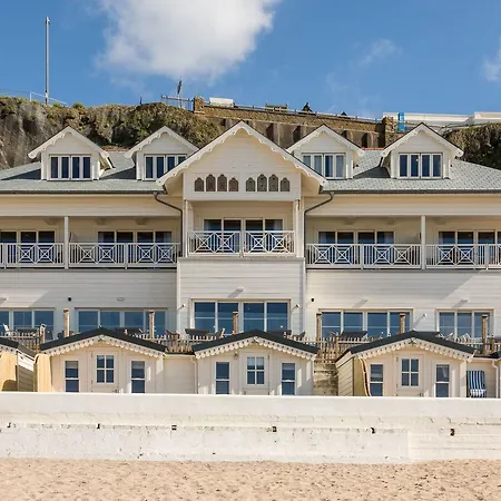 Tolcarne Beach Colonial Restaurant And Rooms-3