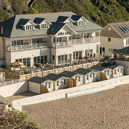 Tolcarne Beach Colonial Restaurant And Rooms-2