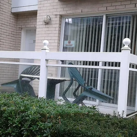 910 Beach Apartment-3