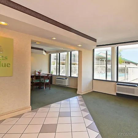 Rodeway Inn-2