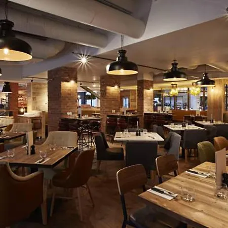 Premier Inn London City - Aldgate-2