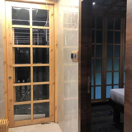 Hotel Rooms Dadar Near Station-3