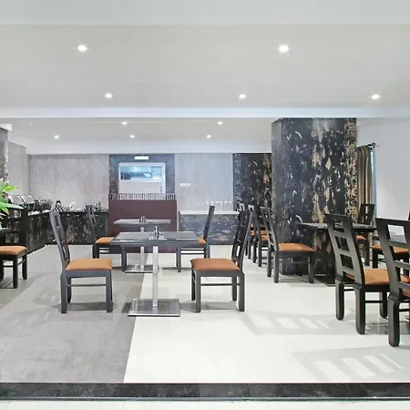 Itsy Hotels Jansi Residency-2