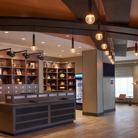 Four Points By Sheraton Toronto Airport East-3