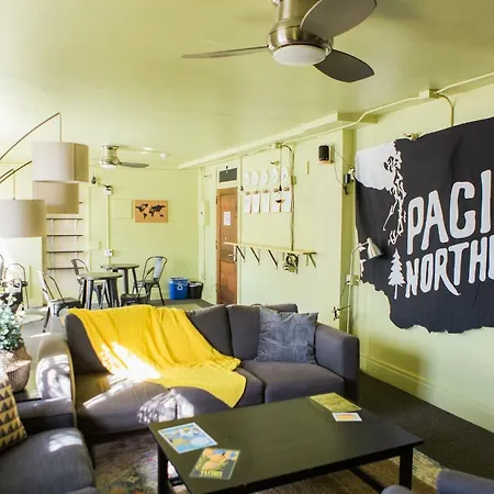 American Hotel Hostel-2