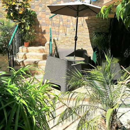 Casa Leon Guesthouse-3