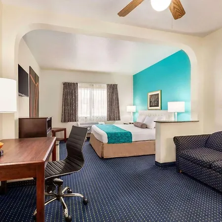 Howard Johnson By Wyndham San Antonio Hotel & Suites-2