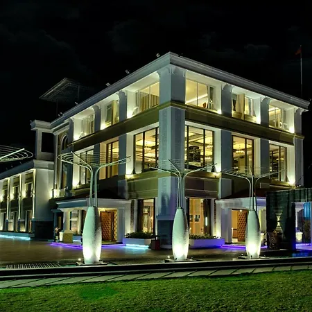 Four Vedas Hotel & Resort-3