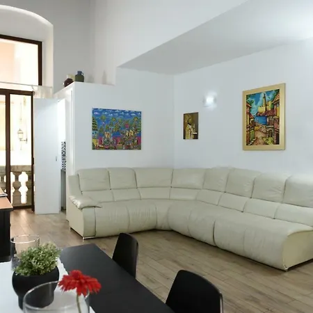 Sisters Residence-3
