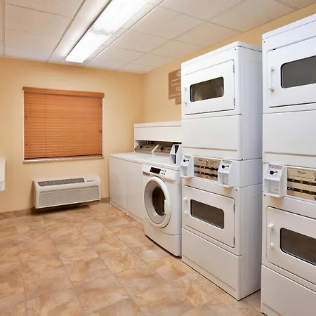 Candlewood Suites Kansas City Airport-3