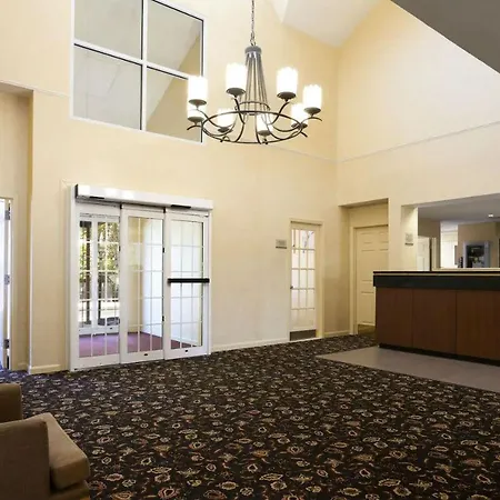 Hawthorn Suites By Wyndham Philadelphia Airport-3