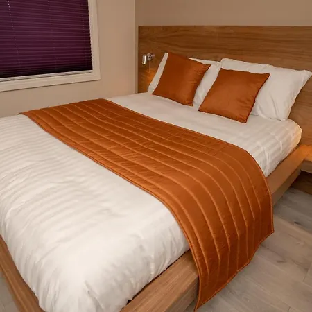 Eagle Hotel Luton Airport-3