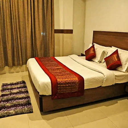 Capital O 4302 Hotel Imperial Lodge-2
