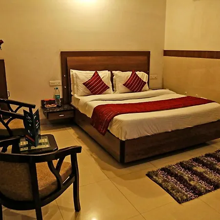 Capital O 4302 Hotel Imperial Lodge-3