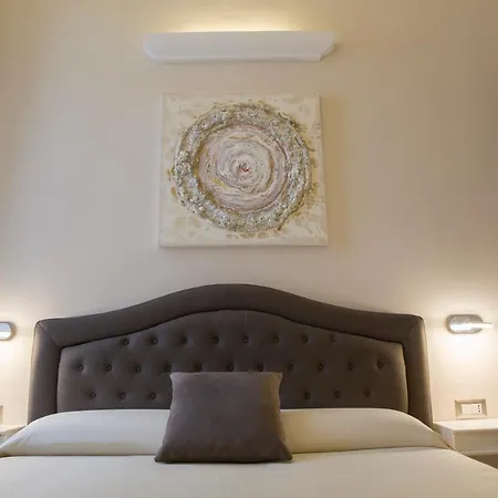 Royal Rooms Luxury Suite-2