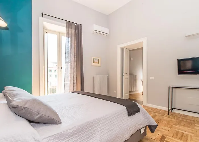Dama Suite Naples