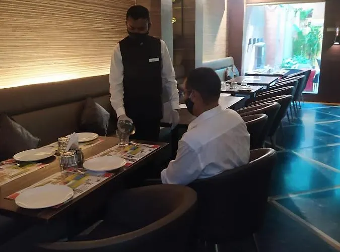 Hotel Plaza Mumbai