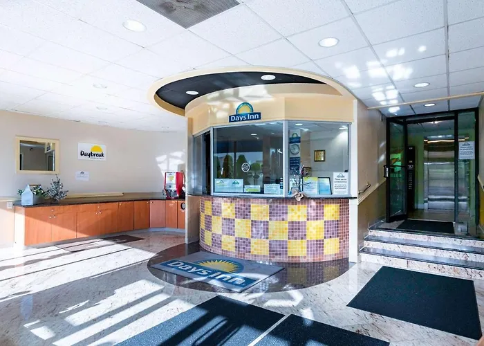 Hotels near Bradley Airport with Long-Term Parking