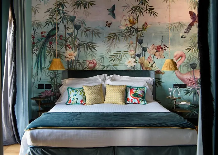Velona'S Jungle Luxury Suites Florence