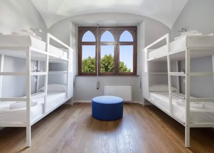 Babila Hostel & Bistrot Milan