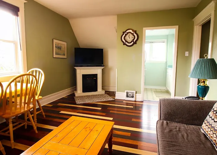 James Bay Inn Hotel, Suites & Cottage Victoria