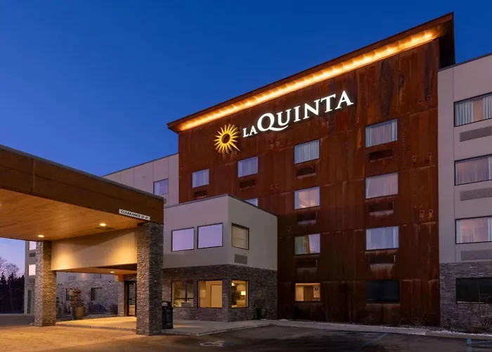 La Quinta By Wyndham Anchorage Airport Hotel