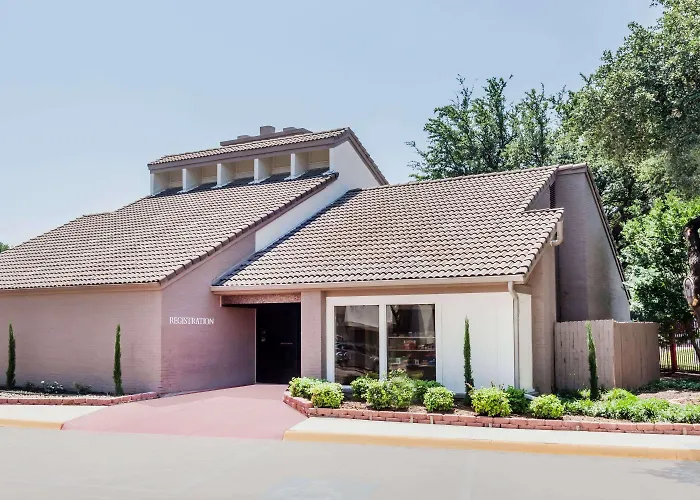 Hawthorn Suites Dallas Love Field