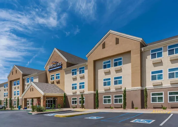 Baymont By Wyndham Albuquerque Airport Hotel