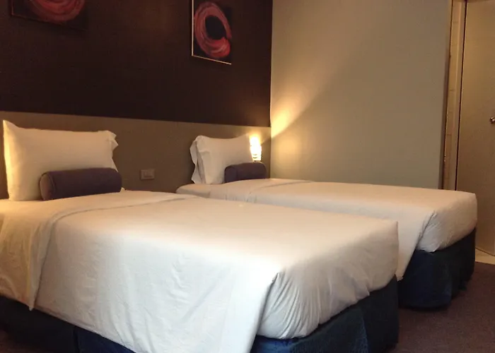 Li Nakpil Hotel Manila