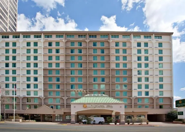 La Quinta Inn & Suites By Wyndham Downtown Conference Center Little Rock