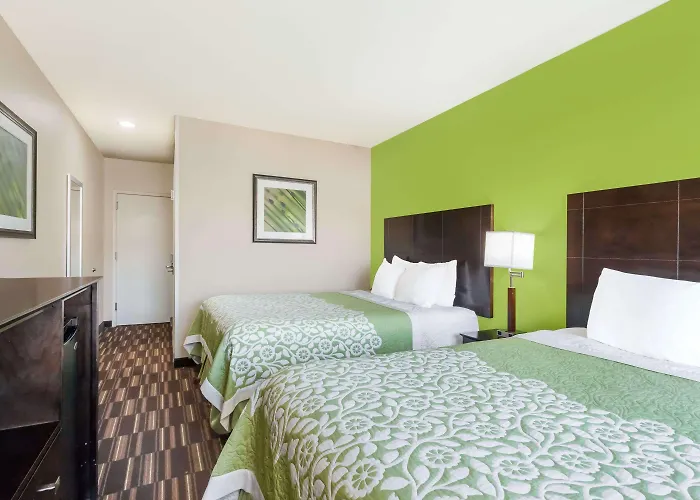 Days Inn & Suites By Wyndham Jamaica Jfk Airport New York