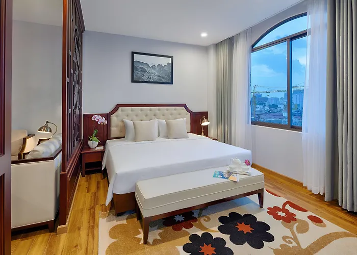 Happy Life Grand Hotel & Rooftop Skybar Ho Chi Minh City