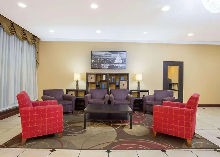 Days Inn By Wyndham Washington Dc/Gateway
