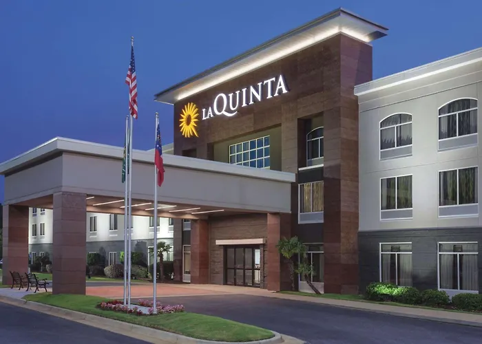 La Quinta By Wyndham Columbus North Hotel