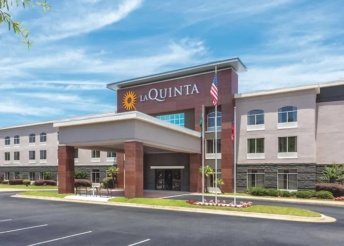 La Quinta By Wyndham Columbus North Hotel