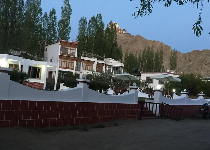 Ladakh Kingdom, Leh Hotel