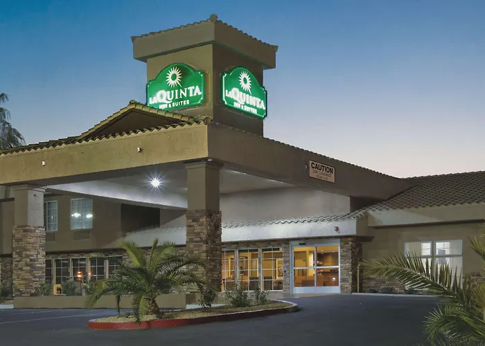 La Quinta Inn & Suites By Wyndham Lv Tropicana Stadium Las Vegas