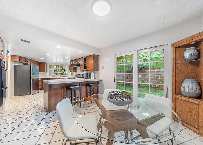 5 Bedroom Dona Villa - Pool-Location ! Los Angeles
