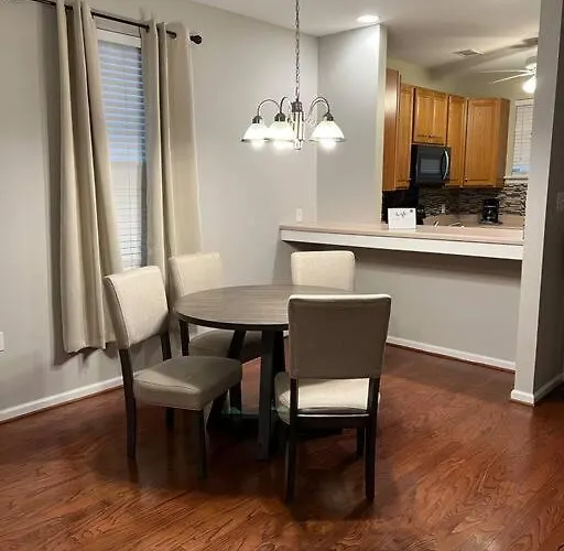 Cheerful 3 Bedroom, Close To Downtown And Arena!!! Savannah