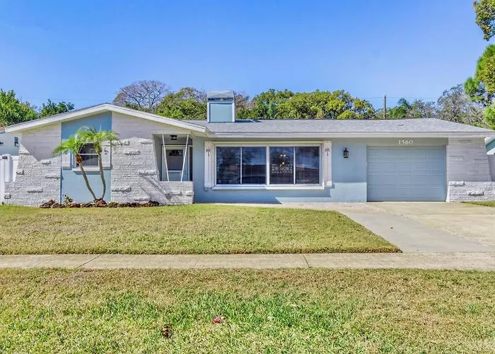 Perfect For Family Gatherings With A Heated Pool! - Clearwater'S Clear Choice
